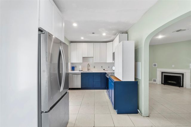 235 NE 21st St, Wilton Manors, FL 33305