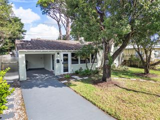 235 NE 21st St, Wilton Manors, FL 33305