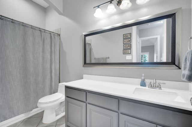 613 Autumn Run Drive, Midlothian, TX 76065