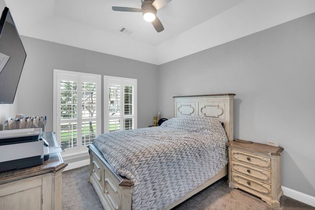 613 Autumn Run Drive, Midlothian, TX 76065