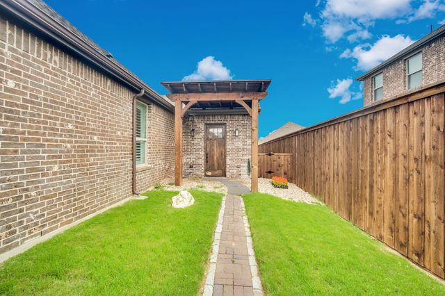 613 Autumn Run Drive, Midlothian, TX 76065