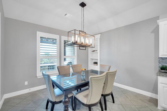 613 Autumn Run Drive, Midlothian, TX 76065