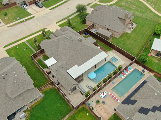 613 Autumn Run Drive, Midlothian, TX 76065