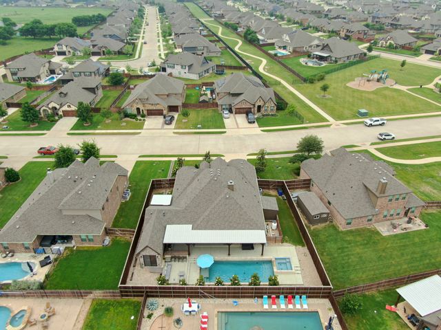 613 Autumn Run Drive, Midlothian, TX 76065