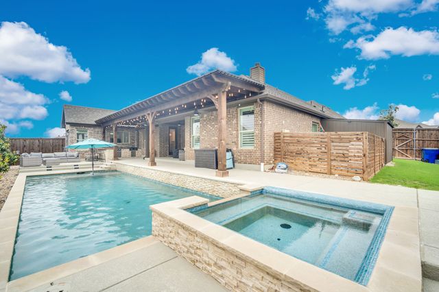 613 Autumn Run Drive, Midlothian, TX 76065