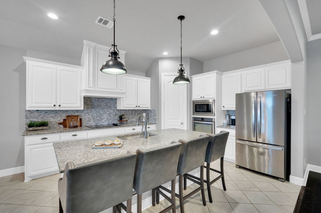613 Autumn Run Drive, Midlothian, TX 76065