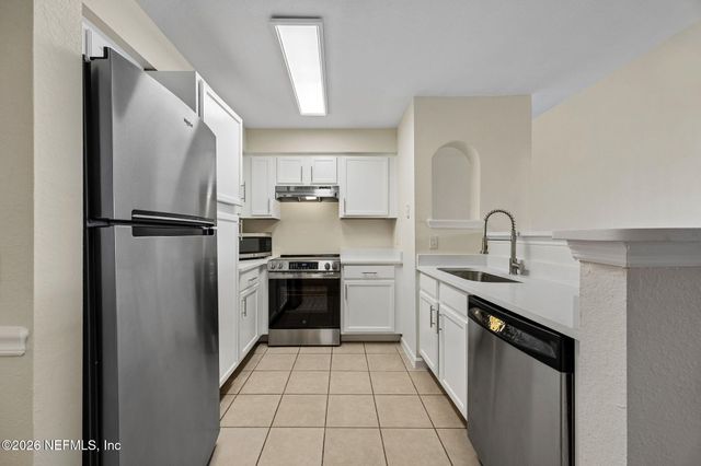 8550 TOUCHTON Road 2033, Jacksonville, FL 32216