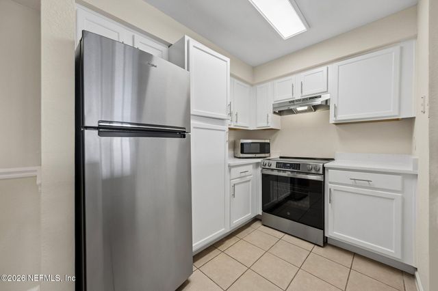 8550 TOUCHTON Road 2033, Jacksonville, FL 32216