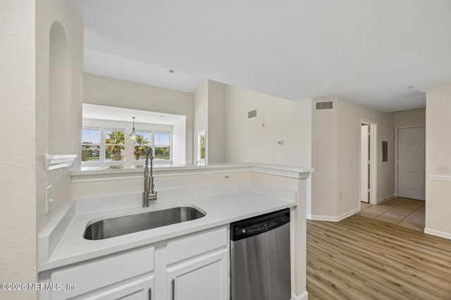 8550 TOUCHTON Road 2033, Jacksonville, FL 32216