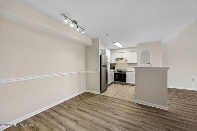 8550 TOUCHTON Road 2033, Jacksonville, FL 32216