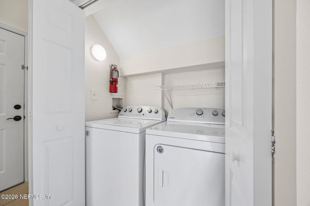 8550 TOUCHTON Road 2033, Jacksonville, FL 32216
