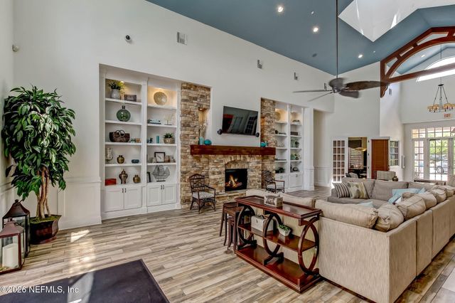 8550 TOUCHTON Road 2033, Jacksonville, FL 32216