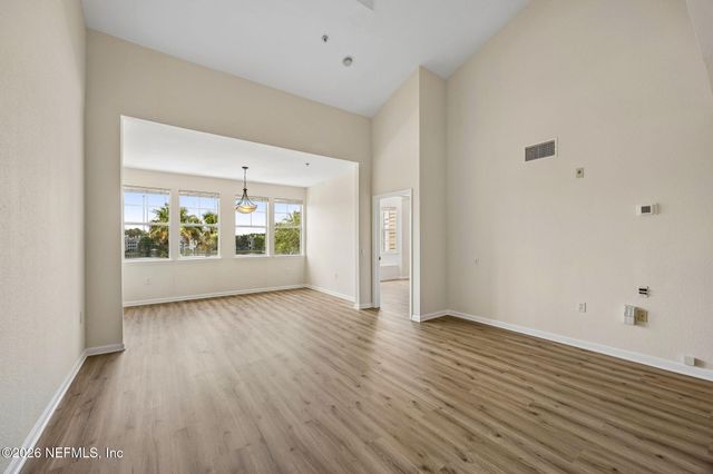 8550 TOUCHTON Road 2033, Jacksonville, FL 32216