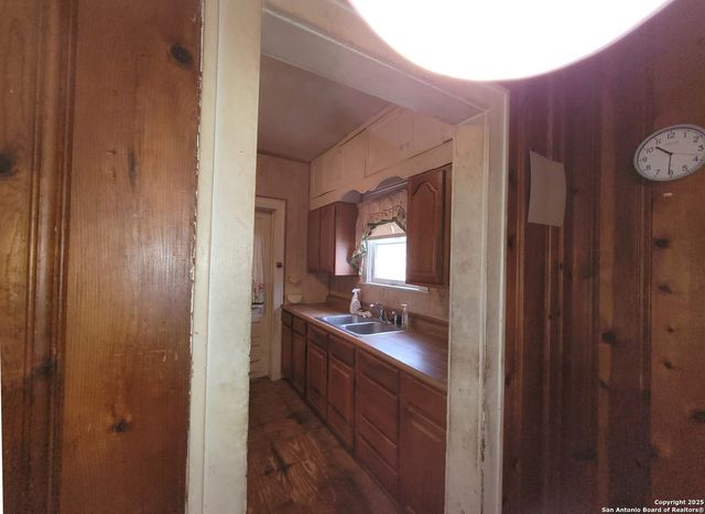 256 W Villaret, San Antonio, TX 78221