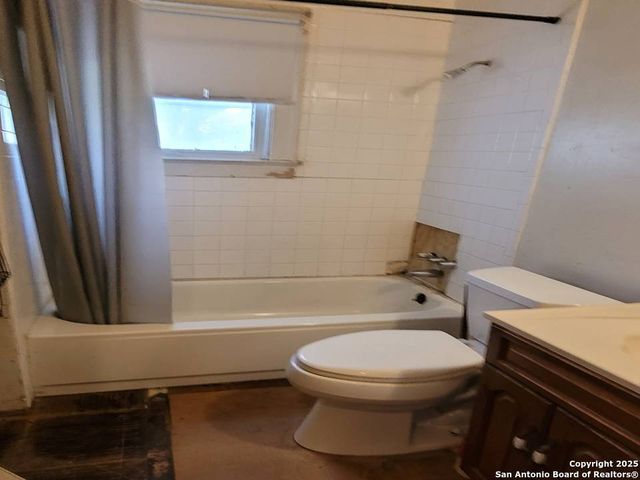 256 W Villaret, San Antonio, TX 78221