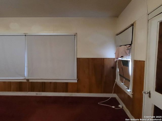 256 W Villaret, San Antonio, TX 78221