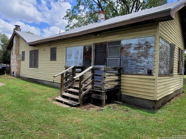 256 W Villaret, San Antonio, TX 78221