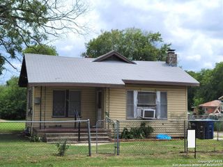 256 W Villaret, San Antonio, TX 78221