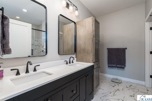 34 N Pointe Court, North Mankato, MN 56003