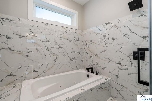 34 N Pointe Court, North Mankato, MN 56003