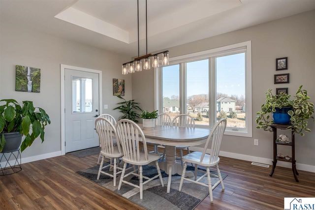 34 N Pointe Court, North Mankato, MN 56003