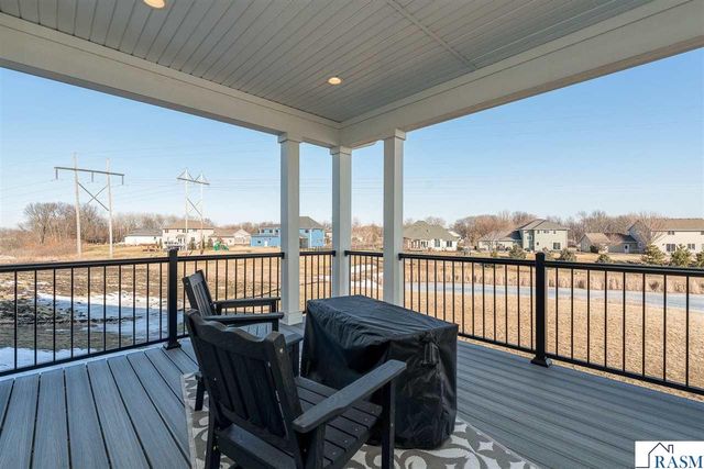 34 N Pointe Court, North Mankato, MN 56003