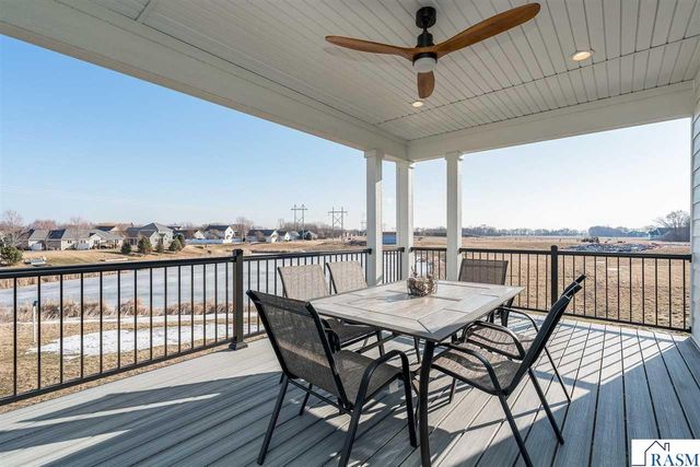 34 N Pointe Court, North Mankato, MN 56003