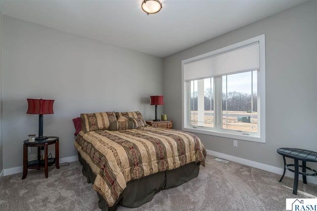 34 N Pointe Court, North Mankato, MN 56003