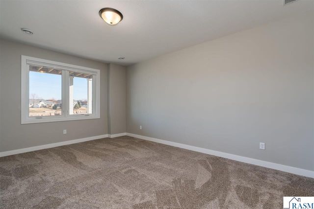 34 N Pointe Court, North Mankato, MN 56003