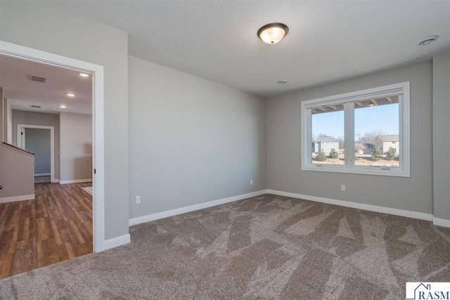 34 N Pointe Court, North Mankato, MN 56003