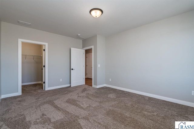 34 N Pointe Court, North Mankato, MN 56003