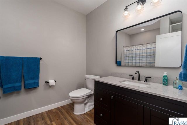 34 N Pointe Court, North Mankato, MN 56003