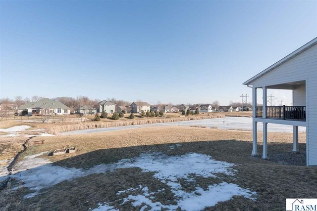 34 N Pointe Court, North Mankato, MN 56003