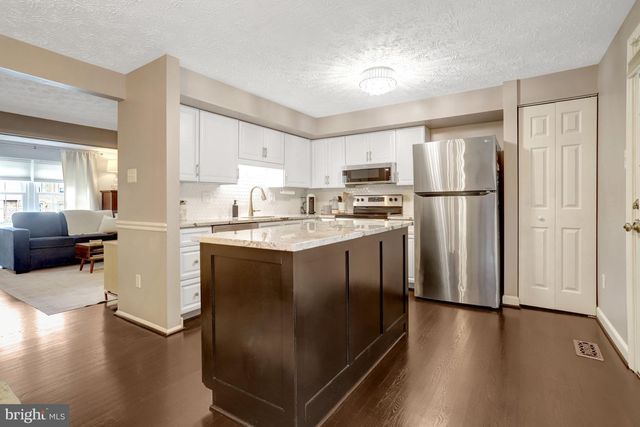 7418 GOLDEN HORSESHOE, Springfield, VA 22153
