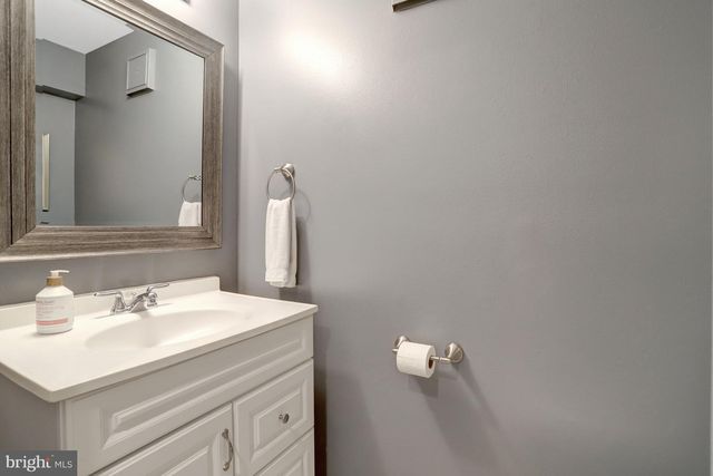 7418 GOLDEN HORSESHOE, Springfield, VA 22153