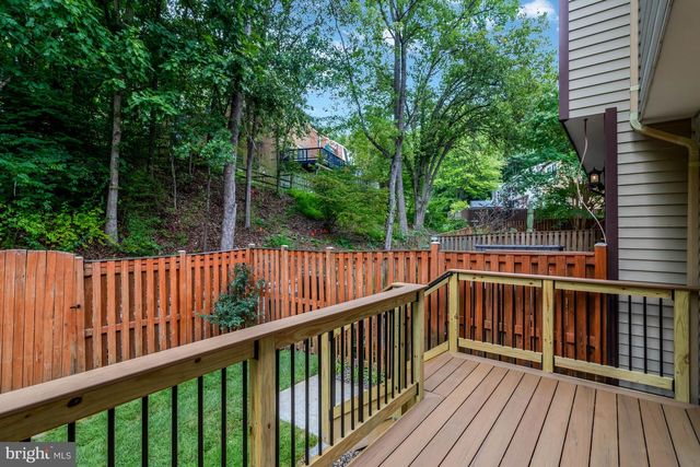7418 GOLDEN HORSESHOE, Springfield, VA 22153