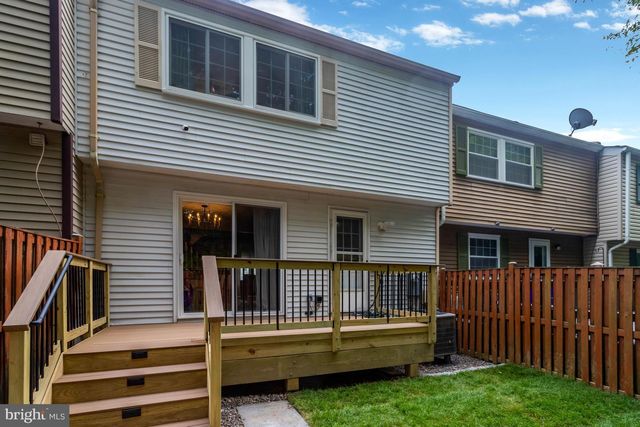 7418 GOLDEN HORSESHOE, Springfield, VA 22153
