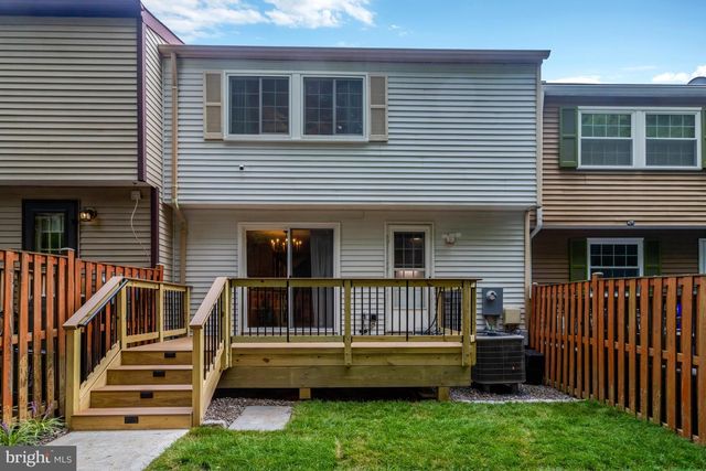 7418 GOLDEN HORSESHOE, Springfield, VA 22153