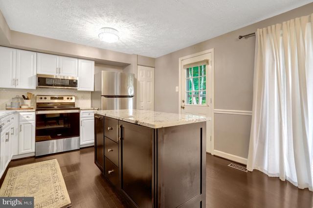 7418 GOLDEN HORSESHOE, Springfield, VA 22153