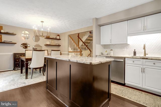 7418 GOLDEN HORSESHOE, Springfield, VA 22153