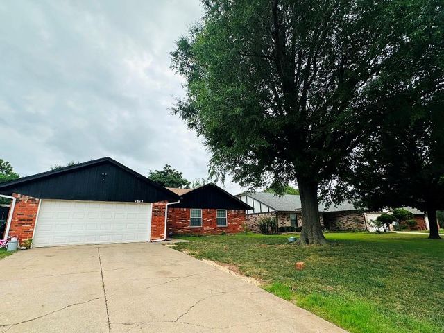 1612 Whispering Creek Drive, Edmond, OK 73013