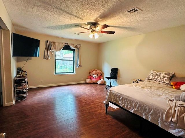 1612 Whispering Creek Drive, Edmond, OK 73013
