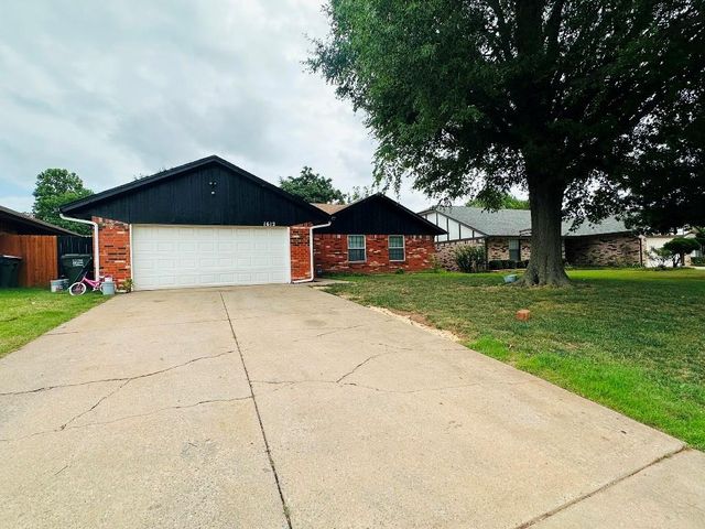 1612 Whispering Creek Drive, Edmond, OK 73013