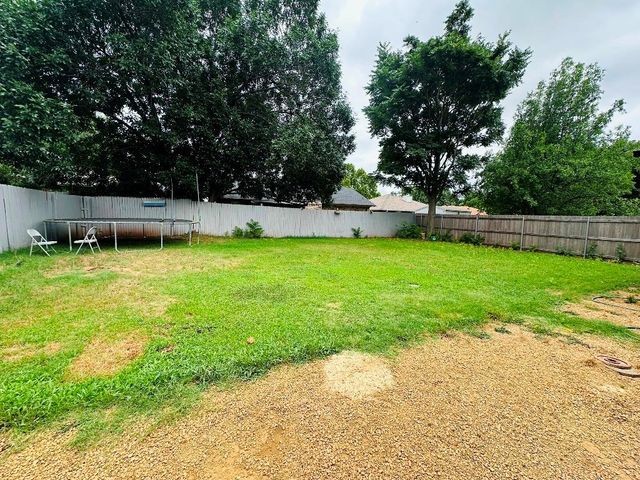 1612 Whispering Creek Drive, Edmond, OK 73013