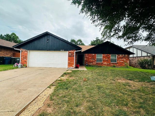 1612 Whispering Creek Drive, Edmond, OK 73013