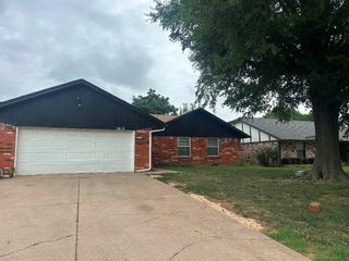1612 Whispering Creek Drive, Edmond, OK 73013