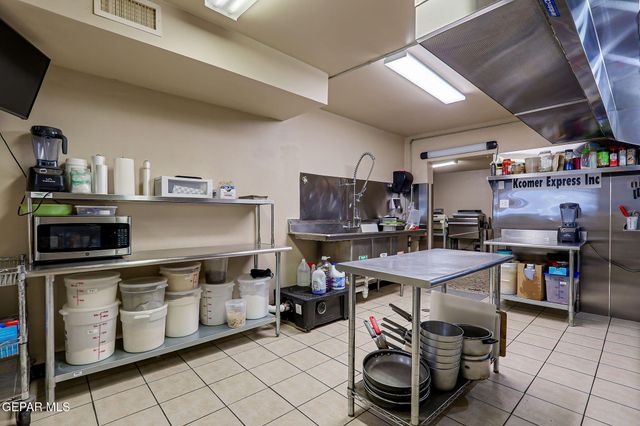 2222 BASSETT Avenue, El Paso, TX 79901