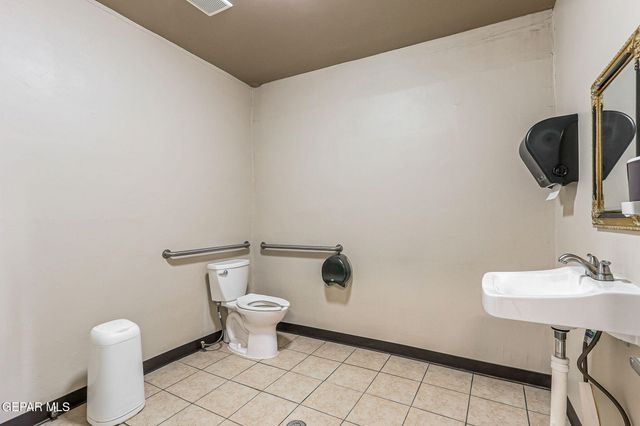 2222 BASSETT Avenue, El Paso, TX 79901