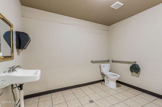 2222 BASSETT Avenue, El Paso, TX 79901