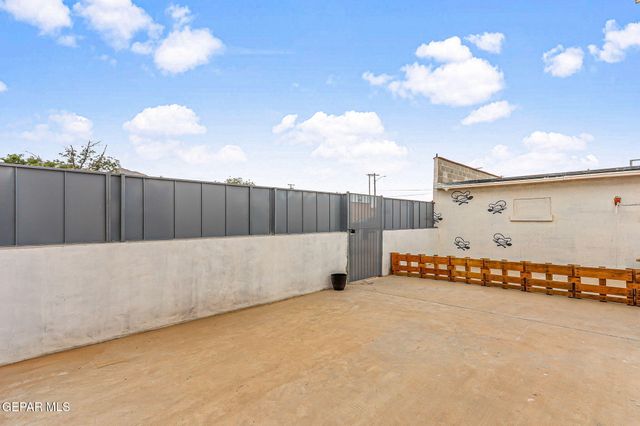 2222 BASSETT Avenue, El Paso, TX 79901